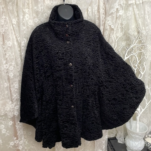 Deep Black Persian Cape Coat. Like Brand New 💕 - Picture 1 of 12